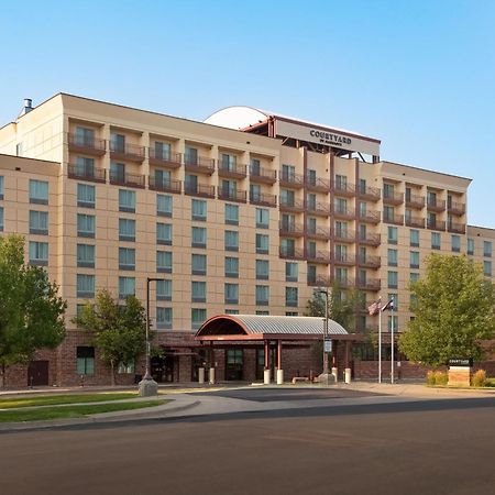 Courtyard By Marriott Denver Airport Hotel Exterior photo