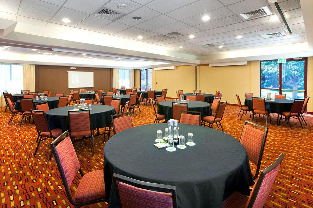 Courtyard By Marriott Denver Airport Hotel Exterior photo